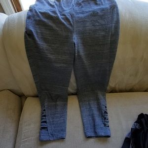 Capri yoga pants
